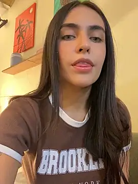 Snapshot of DaphneUwu chatting on October 15, 12:55 am DaphneUwu online show from October 15, 12:55 am