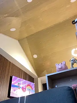 Snapshot of DaphneUwu chatting on December 18, 12:49 am DaphneUwu online show from December 18, 12:49 am