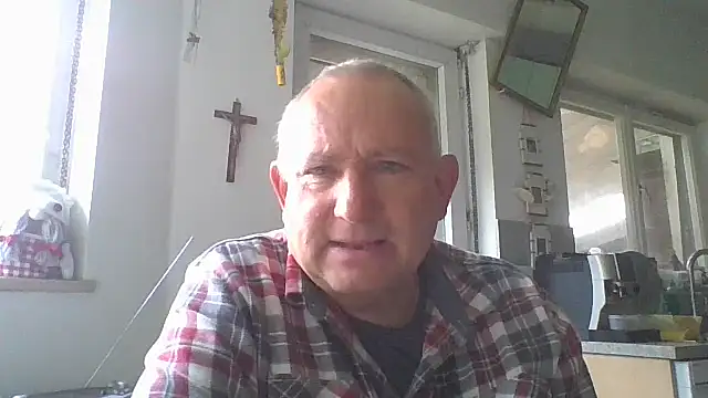 Snapshot of jeanlulu chatting on October 14, 8:37 am jeanlulu online show from October 14, 8:37 am