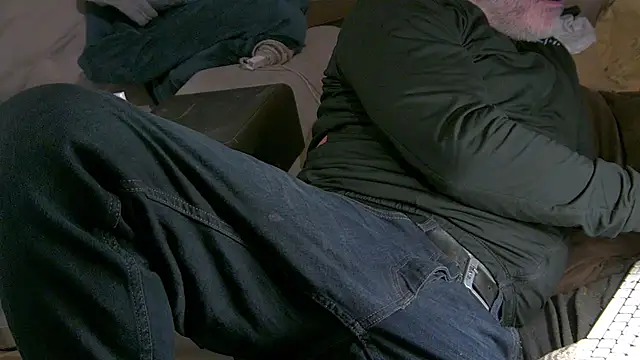 mike30nbg online show from April 11, 7:40 pm