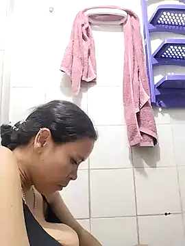 Dounia nagi online show from February 19, 9:25 pm