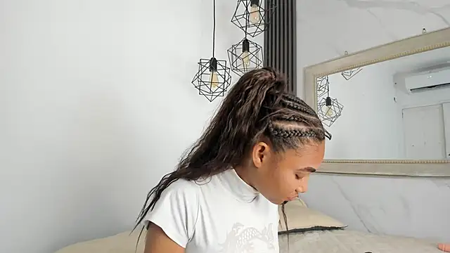 kristyl paez online show from April 10, 8:02 pm