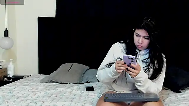 Snapshot of lissandthor13 chatting on November 13, 10:47 am lissandthor13 online show from November 13, 10:47 am