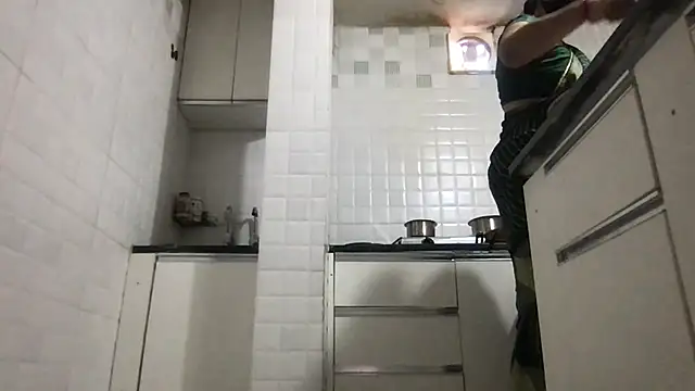 Riyasingh9 online show from December 23, 4:21 am