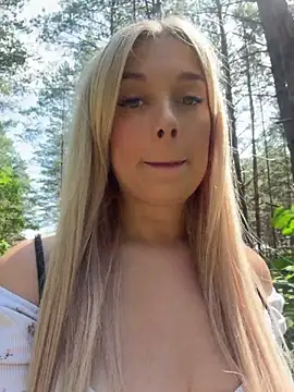 Snapshot of CherryAuroraa chatting on July 14, 10:21 am CherryAuroraa online show from July 14, 10:21 am