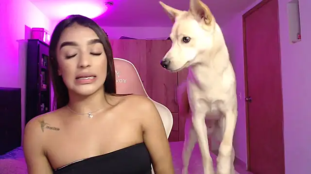 GiltRosebush online show from January 23, 3:05 am