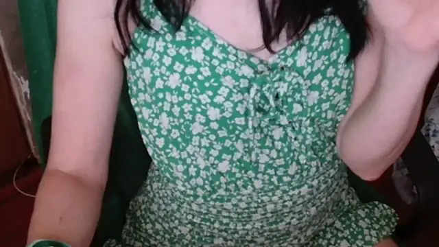 Snapshot of DebraMilf chatting on August 2, 2:32 am DebraMilf online show from August 2, 2:32 am