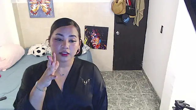 Snapshot of luciana_keating chatting on March 3, 1:56 am luciana keating online show from March 3, 1:56 am