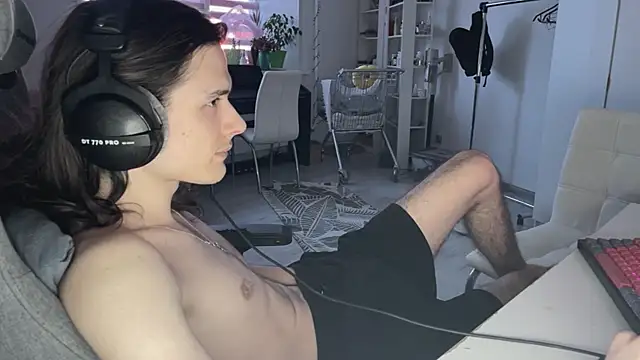 CandyChell online show from March 16, 2:10 pm