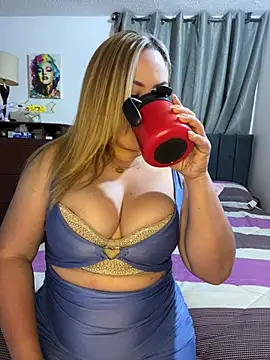 Melissa Bianco online show from April 2, 4:43 am