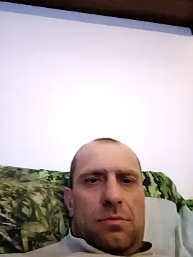 Snapshot of Roman0798 chatting on December 16, 6:32 am Roman0798 online show from December 16, 6:32 am