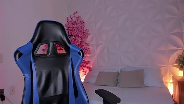 cora 22 online show from January 9, 12:30 pm