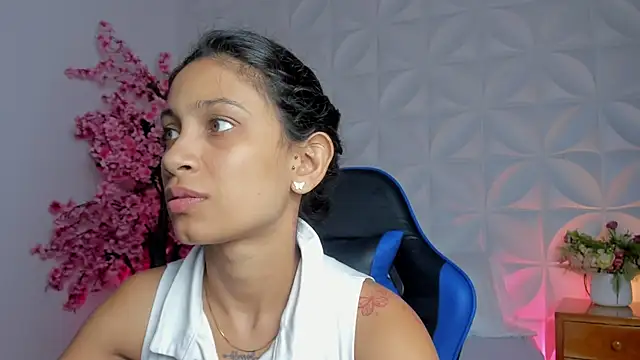 Snapshot of cora_22 chatting on April 10, 12:54 pm cora 22 online show from April 10, 12:54 pm