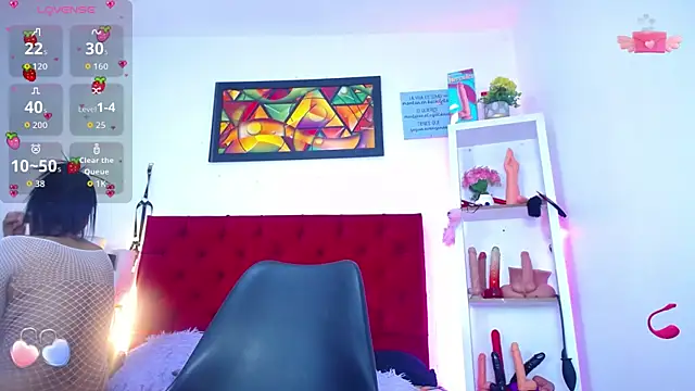 Snapshot of louise_nails chatting on November 26, 4:41 pm louise nails online show from November 26, 4:41 pm