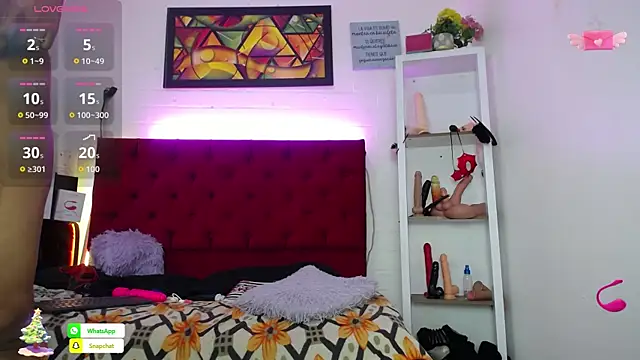 Snapshot of louise_nails chatting on December 18, 2:56 pm louise nails online show from December 18, 2:56 pm