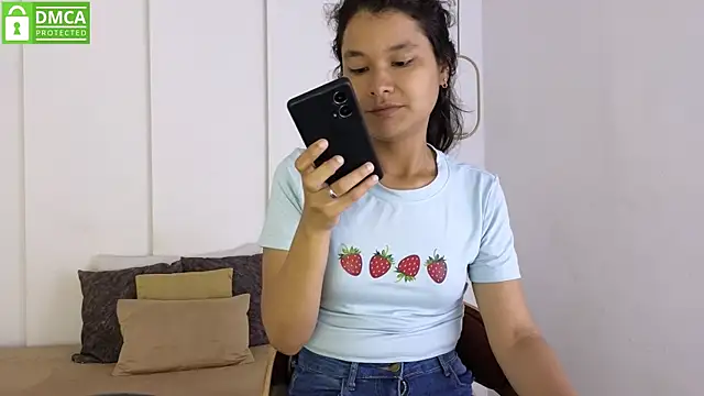 Snapshot of sexychanell_18 chatting on May 6, 12:10 pm sexychanell 18 online show from May 6, 12:10 pm