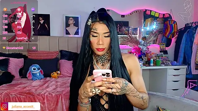 caroline cossei online show from March 18, 6:55 pm