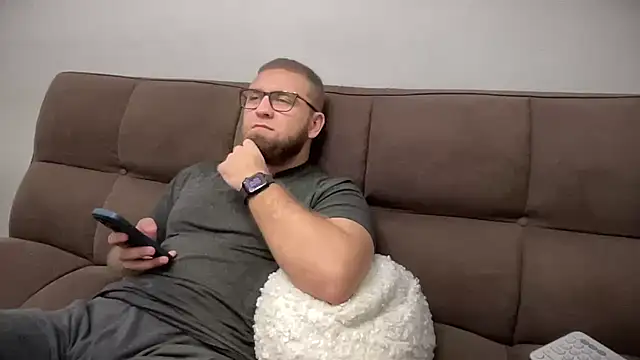 Snapshot of Bear_bear_ chatting on December 27, 4:10 pm Bear bear online show from December 27, 4:10 pm