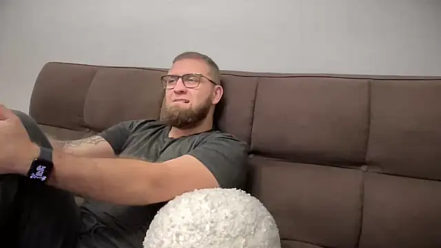 Snapshot of Bear_bear_ chatting on December 28, 4:30 pm Bear bear online show from December 28, 4:30 pm