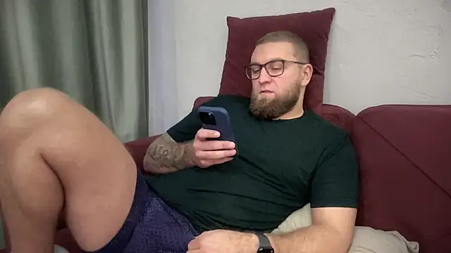 Snapshot of Bear_bear_ chatting on February 10, 1:11 pm Bear bear online show from February 10, 1:11 pm