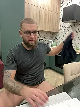 Snapshot of Bear_bear_ chatting on February 21, 12:05 am Bear bear online show from February 21, 12:05 am