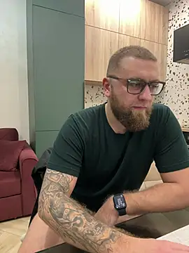 Snapshot of Bear_bear_ chatting on February 21, 8:16 pm Bear bear online show from February 21, 8:16 pm