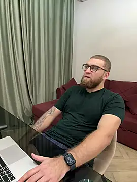 Snapshot of Bear_bear_ chatting on March 6, 3:35 pm Bear bear online show from March 6, 3:35 pm