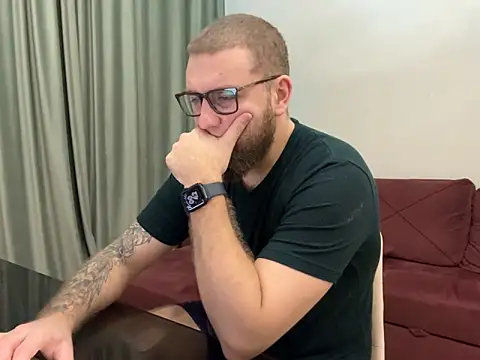 Snapshot of Bear_bear_ chatting on March 6, 9:42 pm Bear bear online show from March 6, 9:42 pm