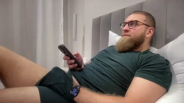 Snapshot of Bear_bear_ chatting on October 14, 11:55 am Bear bear online show from October 14, 11:55 am