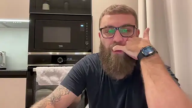 Snapshot of Bear_bear_ chatting on November 21, 11:09 am Bear bear online show from November 21, 11:09 am