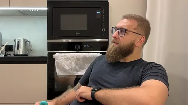 Snapshot of Bear_bear_ chatting on December 4, 12:03 pm Bear bear online show from December 4, 12:03 pm