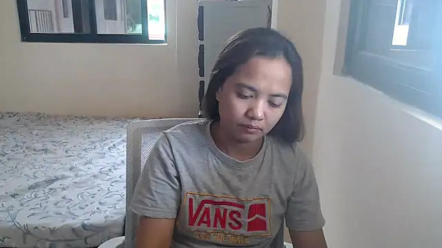 Snapshot of xTheLastVIRGINx chatting on October 7, 4:53 am xTheLastVIRGINx online show from October 7, 4:53 am