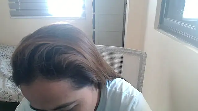 Snapshot of xTheLastVIRGINx chatting on October 22, 6:35 am xTheLastVIRGINx online show from October 22, 6:35 am