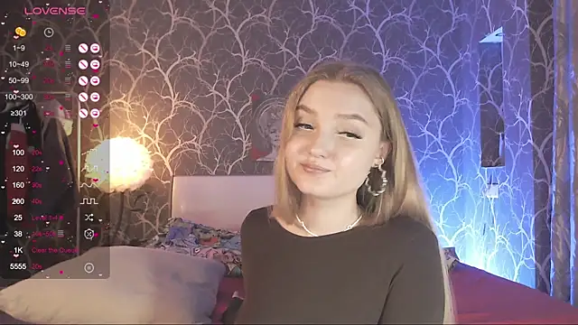 MiaMiaMeow online show from April 17, 5:05 pm