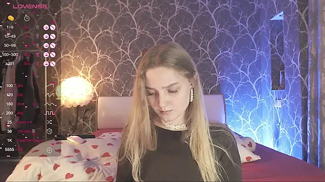 MiaMiaMeow online show from May 30, 5:54 pm