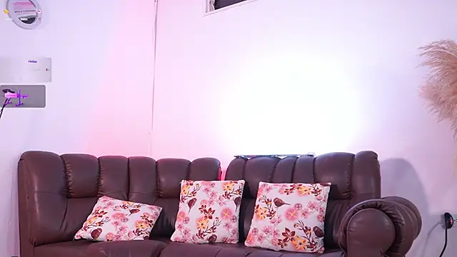 lara giraldo online show from October 11, 11:58 pm