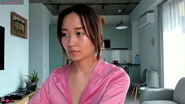 julias tapes online show from December 13, 8:51 am