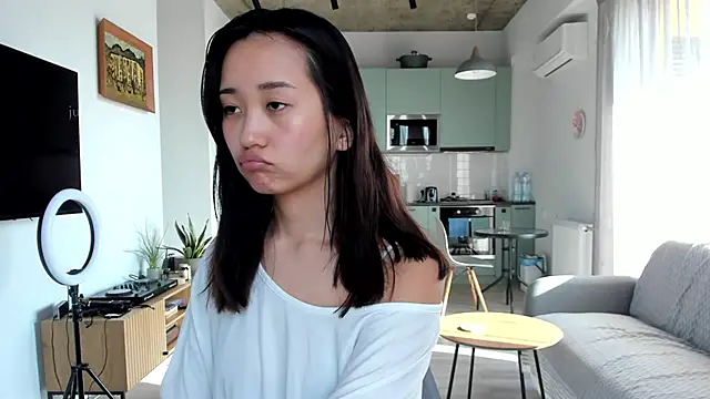 julias tapes online show from January 24, 7:41 am