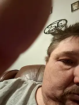 Snapshot of danman1979999 chatting on December 3, 1:46 am danman1979999 online show from December 3, 1:46 am
