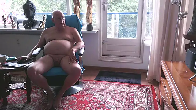 Snapshot of Exhib070 chatting on September 26, 9:35 am Exhib070 online show from September 26, 9:35 am