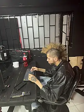 Snapshot of Master_rudeboy chatting on November 17, 11:54 pm Master rudeboy online show from November 17, 11:54 pm