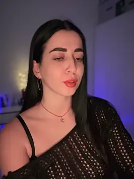 Emylia online show from December 8, 10:25 pm