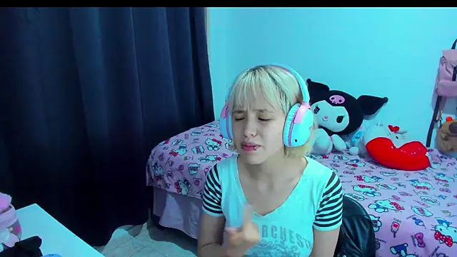 Akane-Mou online show from February 13, 2:40 am