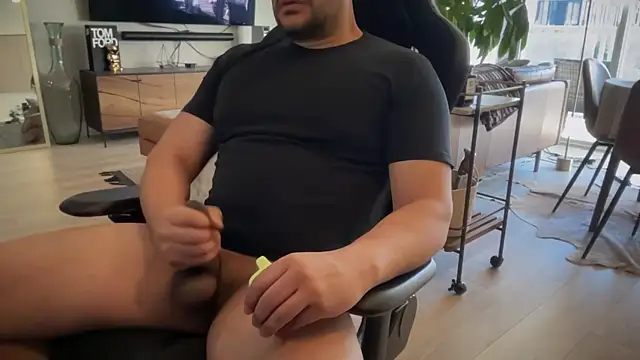 HungandThickLatin online show from January 21, 6:23 pm