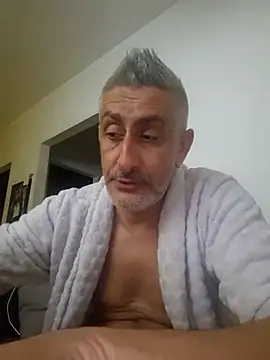 Snapshot of DildoG45 chatting on December 21, 1:57 am DildoG45 online show from December 21, 1:57 am