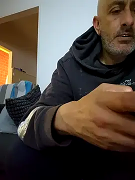 cuci45 online show from March 19, 9:52 pm