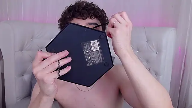 RobbyCharming online show from November 30, 3:54 am