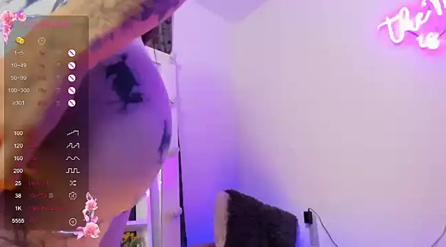 Snapshot of dana_montana_ chatting on February 13, 6:20 am dana montana online show from February 13, 6:20 am