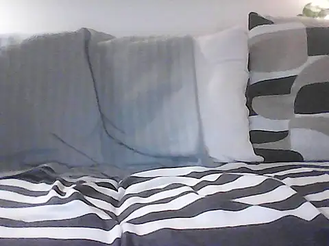 Snapshot of Malcomvs97 chatting on February 3, 2:53 am Malcomvs97 online show from February 3, 2:53 am