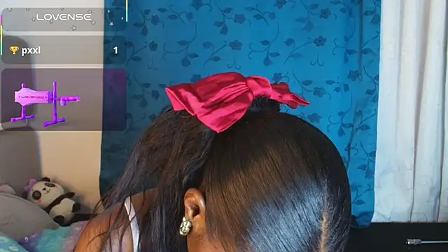 NatashaEgnath online show from November 7, 11:10 am